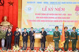Huyện Giao Thủy đón nhận Huân chương Lao động hạng Nhất và Bằng công nhận huyện đạt chuẩn nông thôn mới nâng cao