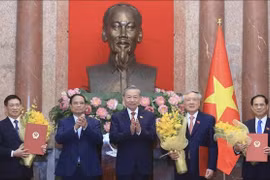 Tổng Bí thư, Chủ tịch nước trao quyết định bổ nhiệm 3 Phó Thủ tướng và 2 Bộ trưởng