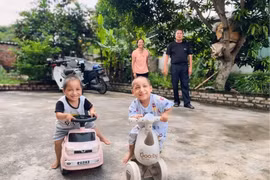 Nhói lòng hai anh em ở Thái Bình mắc căn bệnh cực hiếm “người lùn đầu chim”