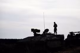 Nguy cơ xung đột mới ở Trung Đông khi quân đội Israel tiến về Syria