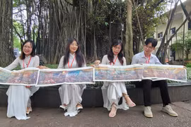 Thêm 100.000 bản phụ san tranh panorama "Chiến dịch Điện Biên Phủ" được Báo Nhân Dân in tặng bạn đọc