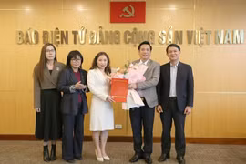 Trao quyết định bổ nhiệm Phó Giám đốc Cổng Thông tin điện tử Đảng Cộng sản Việt Nam