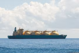 Gã khổng lồ xuất khẩu LNG đình chỉ vận chuyển qua Biển Đỏ