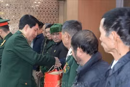 Chăm lo Tết cho gia đình chính sách, đồng bào dân tộc thiểu số có hoàn cảnh khó khăn