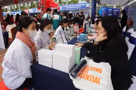 Hơn 1.000 học sinh tại Thái Bình được tư vấn tuyển sinh, hướng nghiệp