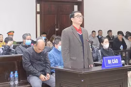 Cựu Cục phó Quản lý thị trường Trần Hùng hầu toà phúc thẩm vụ "bảo kê" sách giáo khoa giả