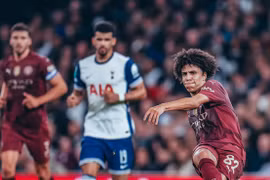 Thua Tottenham, Man City chia tay Cúp Liên đoàn Anh