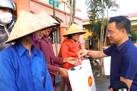 Bí thư Tỉnh ủy Quảng Bình Lê Ngọc Quang kiểm tra công tác khắc phục hậu quả bão lụt