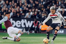 Man Utd thắng tưng bừng Leicester City tại Carabao Cup