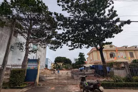 Gia Lai: Trụ sở cũ Toà án nhân dân huyện bị nhóm người lạ đập phá
