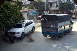 Tạm giữ tài xế ô tô đâm vào đoàn người đi đám ma ở Hà Nội
