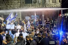 Hàng nghìn người biểu tình kéo đến nhà Thủ tướng Israel