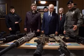 Tổng thống Putin kiểm tra khả năng sẵn sàng chiến đấu của quân đội Chechnya
