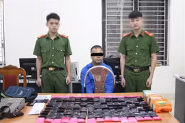 Bắt đối tượng vận chuyển gần 6 kg ma túy các loại