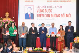 Ra mắt sách 'Vững bước trên con đường đổi mới' của cố Tổng Bí thư Nguyễn Phú Trọng