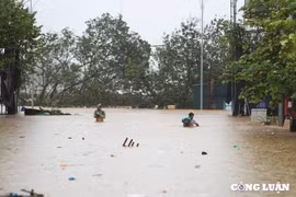 Bão số 7 đã suy yếu thành áp thấp nhiệt đới, gây mưa lớn ở miền Trung
