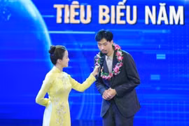 Rapper Đen Vâu: "Cảm ơn cuộc đời vì đã cho Đen có việc để làm"