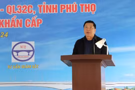 Triển khai thi công Dự án đầu tư xây dựng cầu Phong Châu mới theo phương châm "3 ca", "4 kíp"