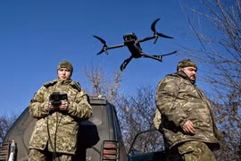 Ukraine và Nga đào tạo mô hình AI từ dữ liệu UAV để phục vụ chiến đấu