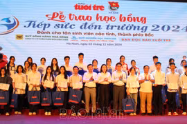 Tiếp sức đến trường cho 132 tân sinh viên có hoàn cảnh khó khăn