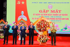 Gặp mặt kỷ niệm 195 năm ngày thành lập và 70 năm ngày giải phóng huyện Kim Sơn (Ninh Bình)