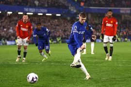 Chelsea thắng ngược MU trong 2 phút bù giờ
