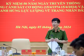 Lan tỏa những hình ảnh đẹp trong dịp kỷ niệm 50 năm Ngày truyền thống lực lượng Cảnh sát cơ động