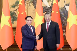 Chủ tịch Quốc hội Vương Đình Huệ hội kiến Tổng Bí thư, Chủ tịch Trung Quốc Tập Cận Bình