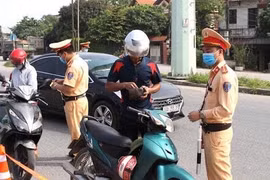 Hà Nội: Xử lý hơn 1.000 trường hợp vi phạm Luật Giao thông trong ngày 6/11