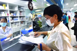 Bệnh viện công thiếu thuốc nhưng bệnh viện tư vẫn "dồi dào"