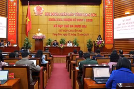 Lạng Sơn: Thông qua 10 nghị quyết về tài chính, xây dựng, đất đai và biên chế công chức