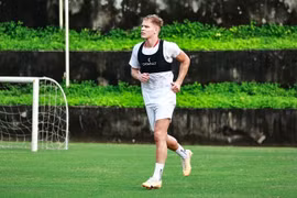Thể Công Viettel chiêu mộ ngoại binh xịn từng đá Champions League