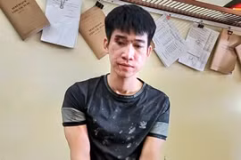 Bắt quả tang đối tượng vận chuyển gần 1.000 viên ma túy ở Quảng Bình