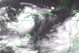 Bão số 2 cách Quảng Ninh – Hải Phòng gần 120km, cấm biển 5 địa phương