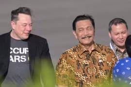 Tỷ phú Elon Musk đến Indonesia chuẩn bị cho lễ ​​ra mắt dịch vụ Starlink