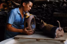 Gốm Hương Canh đương đại: Khai thác chất liệu cũ, mang về giá trị mới