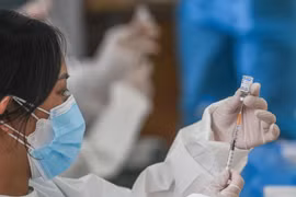 Người dân không tự ý tiêm chủng vắc xin chứa thành phần bạch hầu