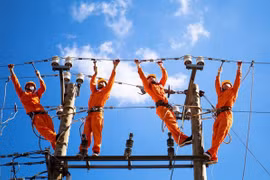 Bộ Công Thương phủ nhận việc đề nghị doanh nghiệp tự nguyện giảm mức tiêu thụ điện