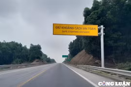 Bổ sung biển báo, mở rộng điểm dừng khẩn cấp trên cao tốc Cam Lộ - La Sơn