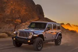 Xe không chạy vẫn phát cháy, Jeep phát lệnh triệu hồi toàn cầu