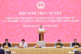 Thủ tướng: Đồng tâm hành động để mở rộng thí điểm sổ sức khỏe điện tử và cấp phiếu lý lịch tư pháp qua VNeID