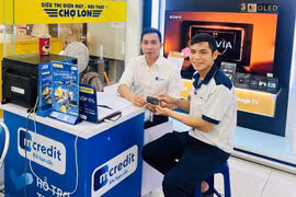 Mcredit sẻ chia cùng đồng bào bị ảnh hưởng bởi bão lũ