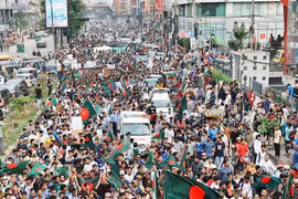 Tình hình Bangladesh sau khi sinh viên lật đổ Thủ tướng hiện thế nào?