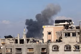 Israel tiến sâu vào Rafah, chiến đấu với Hamas đang tập hợp lại ở phía bắc Gaza