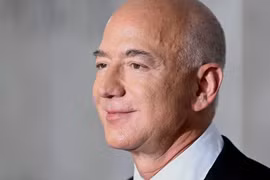 Jeff Bezos giành lại ngôi giàu nhất thế giới từ tay Elon Musk