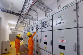 Tiêu thụ điện giảm mạnh dịp Tết, cảnh báo điện tái tạo sẽ phải xả bỏ