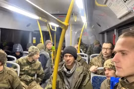 Nga và Ukraine trao đổi thêm hàng trăm tù binh