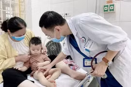 Dịch tay chân miệng đang lây lan nhanh, giám sát chặt khối trường mầm non