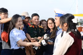 Nhà báo Vũ Duy – Báo Quân đội Nhân dân: Hành trình ra giữa trùng khơi