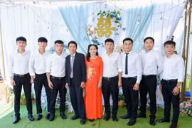 Gia Lai: Đôi vợ chồng nghèo làm thuê đủ nghề, nuôi 7 người con vào đại học